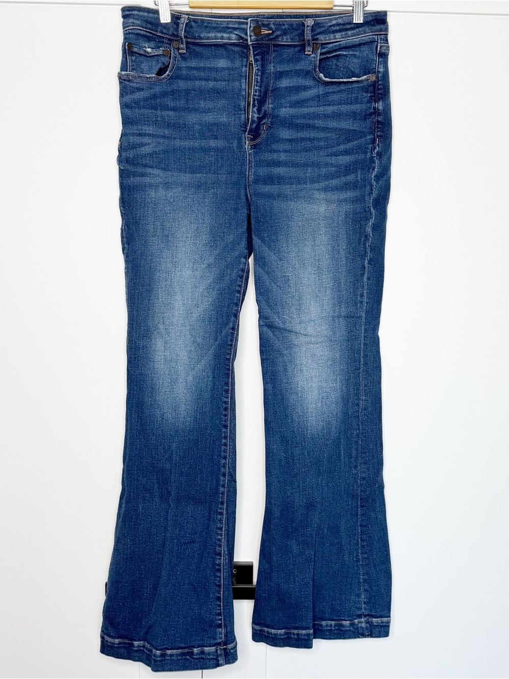American Eagle Outfitters Women's Dark Blue Flare Jeans